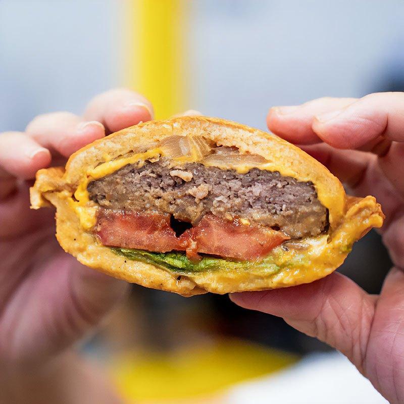 ufo burgery – nowy trend o niezwykłym kształcie i wyjątkowych smakach, który podbija świat gofrex.com ufo burger
