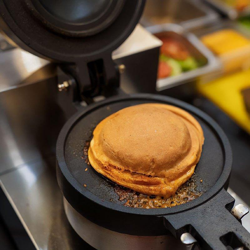 ufo burgery – nowy trend o niezwykłym kształcie i wyjątkowych smakach, który podbija świat gofrex.com ufo burger